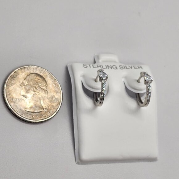 Brand New   Sterling Silver 925 Triangle design Earrings - Picture 4 of 4